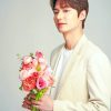 Lee Min Ho Holding Flowers paint by numbers